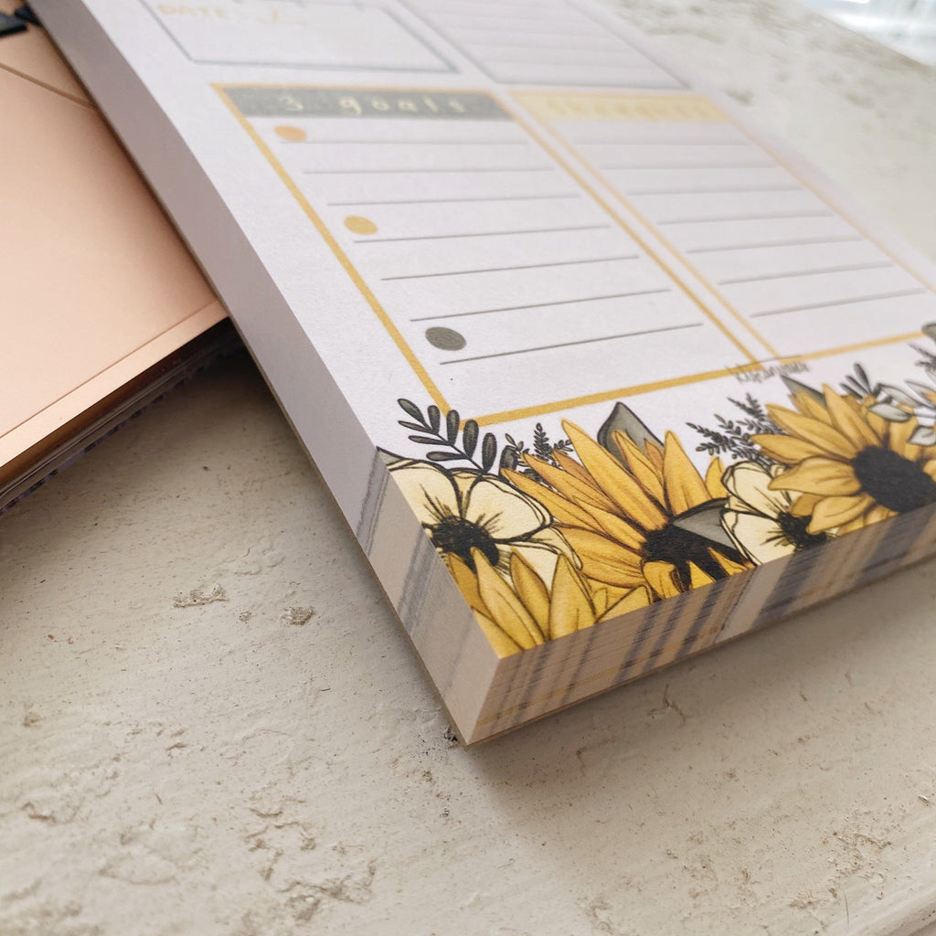 Sunflower Daily Notepad 100 pages (5.5 x 8.5 in.)